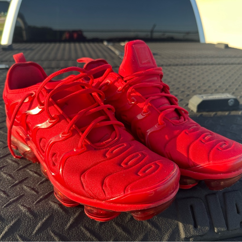 Nike Air VaporMax Plus Red